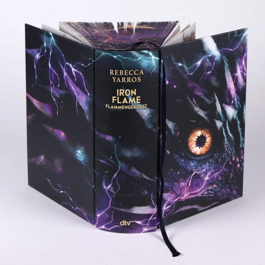 Fantasy style printed edges with detailed UV design