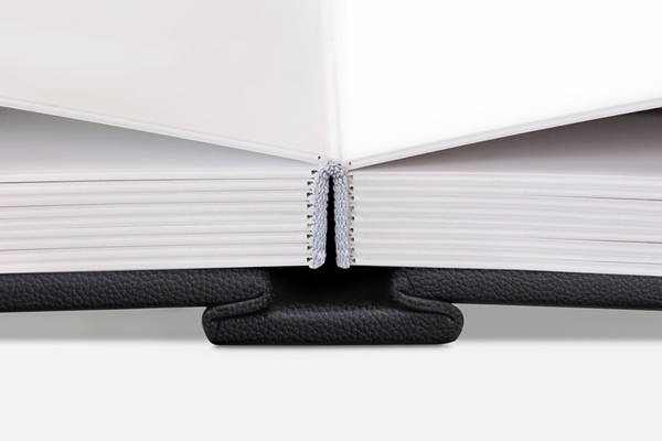 Lay-flat photo book binding