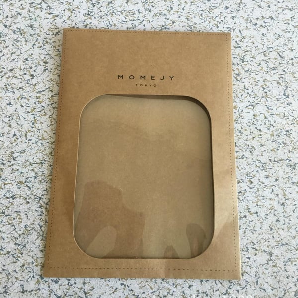 2022 Hot Selling Unique Kraft Paper Bag Clothing Bag with Window Takeaway Bag