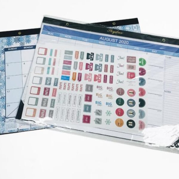 2024 Factory Eco-Friendly Custom Logo Metal Binding Advertising Wall Calendar Desk Calendar Printing