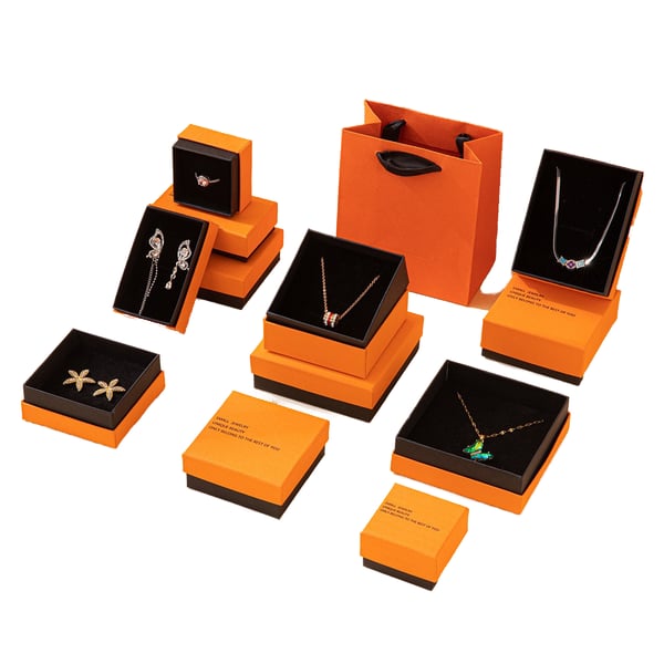 2025 Custom Printed Corrugated Board Packaging Box for Necklace Jewelry Sponge Lining Foil Stamping Logo Embossing Handling