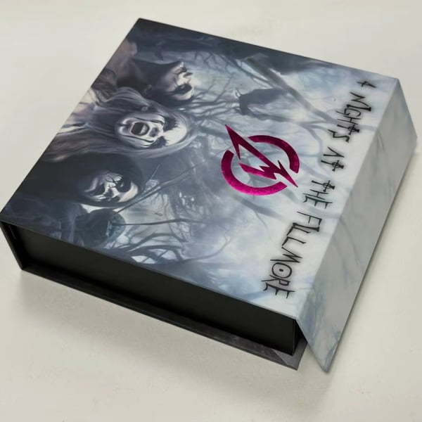 Custom Logo Matt Black Luxury Magnetic Gift Boxes Rigid Cardboard Paperboard Recyclable Packaging Closure for Blush Luxury Gift